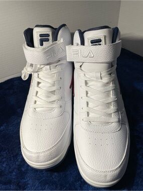 Fila Men's White High-Top Sneakers with Navy and Red Accents, size 13 men’s, new